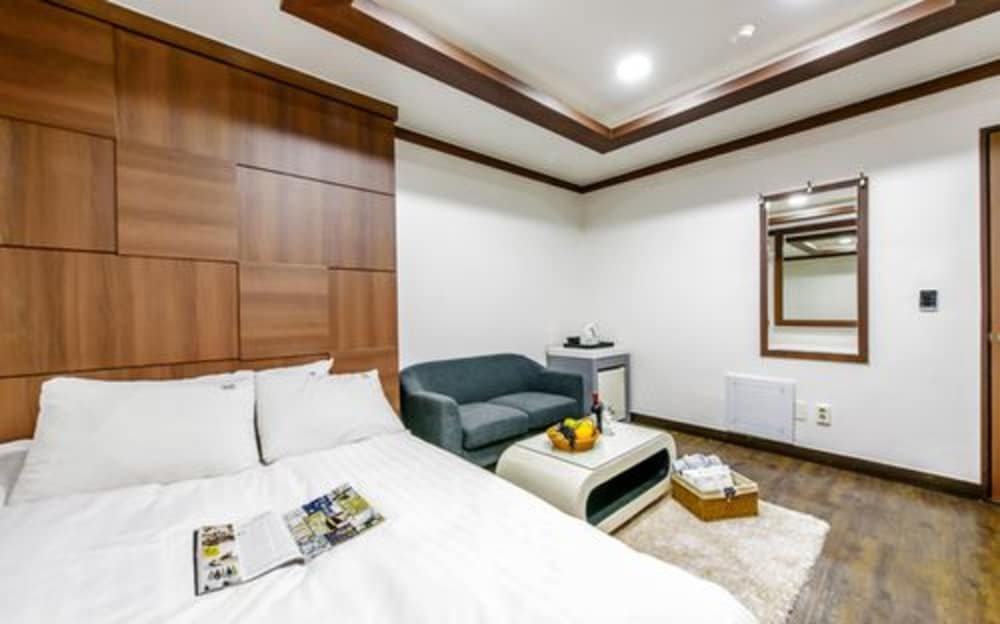 Фото Yeosu Mk Hotel