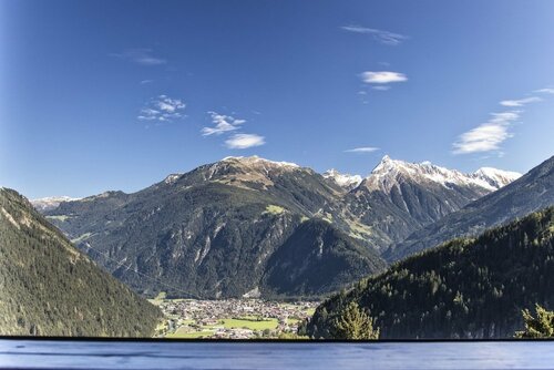 Внешний вид отеля Ferienhotel Aussicht в Финкенберге, фото 3