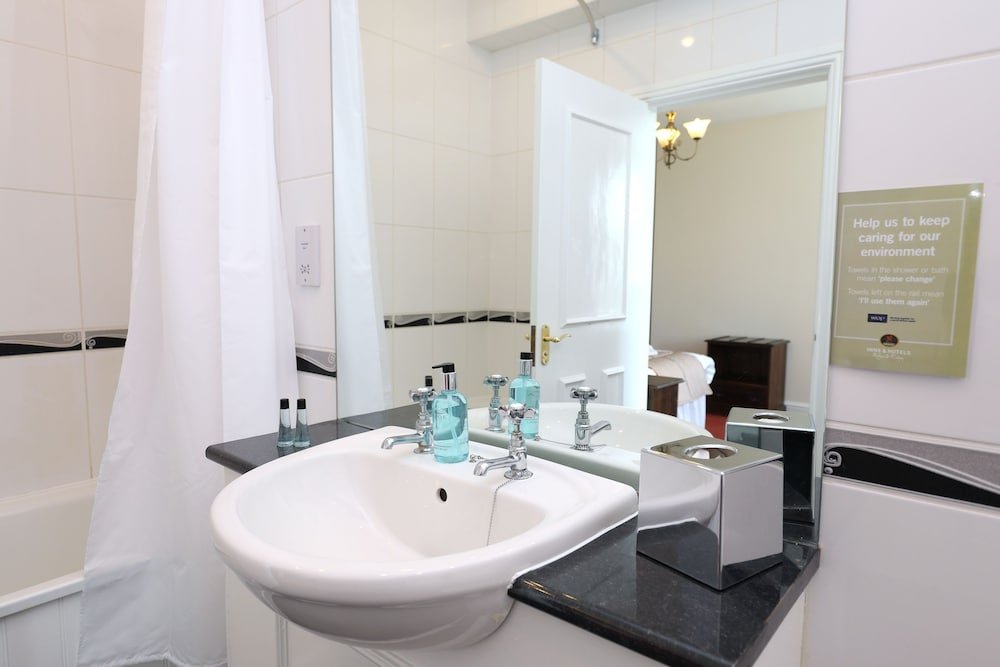 Фото White Lion Royal Hotel