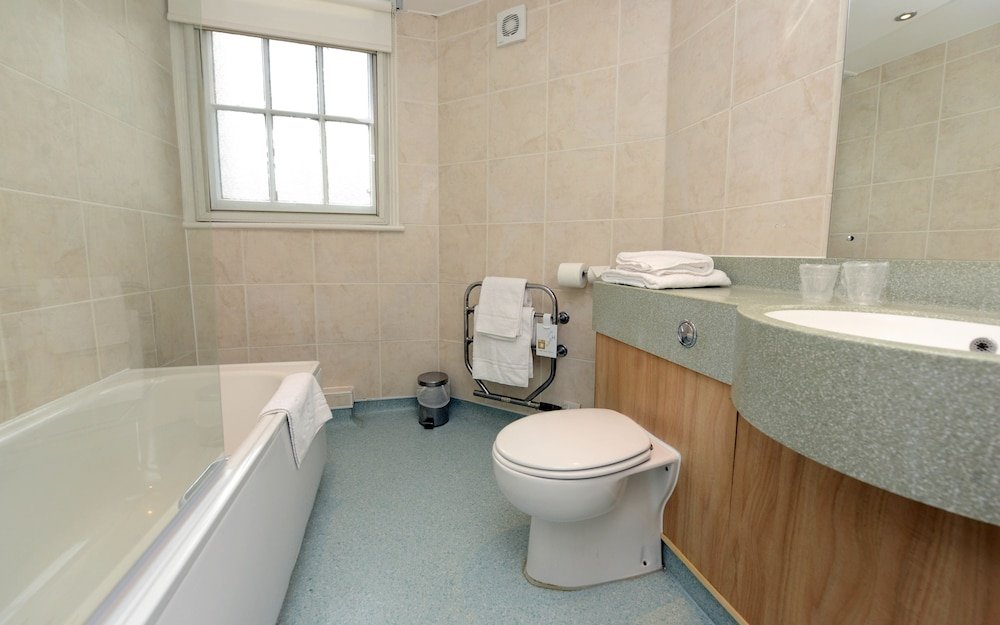 Фото Vine, Stafford by Marston's Inns