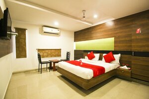 Гостиница Hotel Apollo в Ахмадабаде