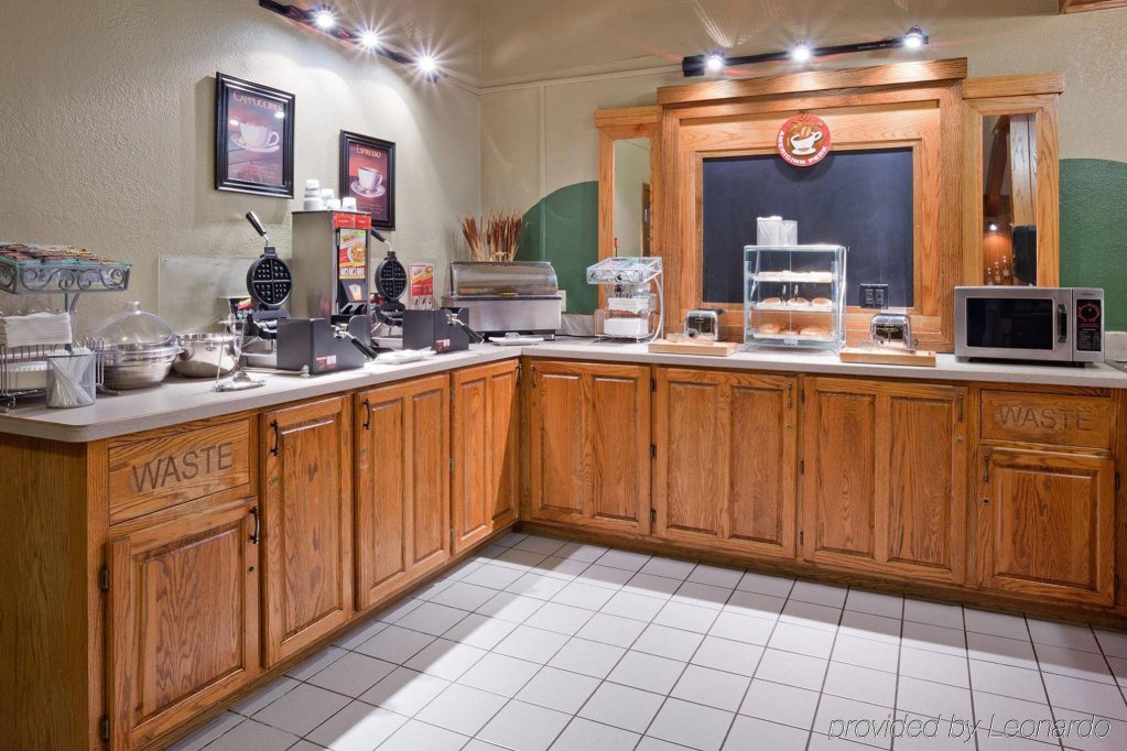 Фото AmericInn by Wyndham New Richmond