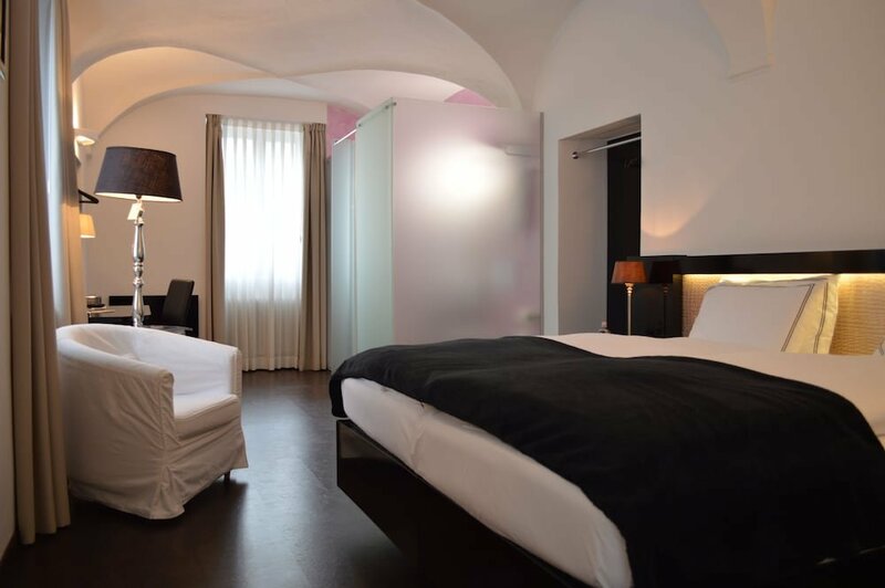 Гостиница Boutique Hotel La Rinascente в Локарно