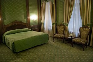 Casa Capsa (Bucharest, Victoriei way, 36), hotel