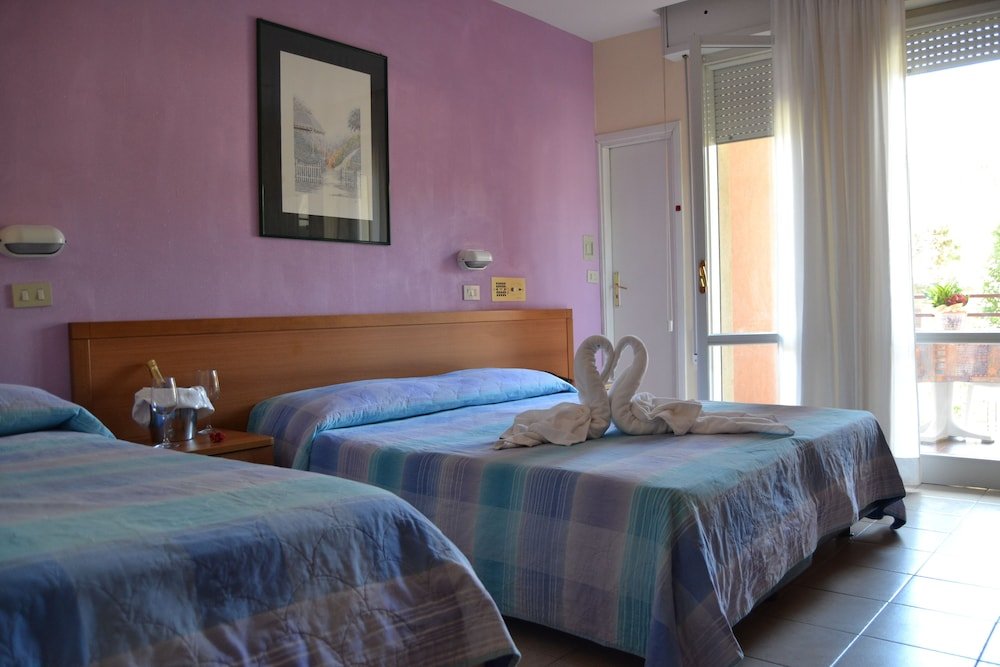 Фото Hotel Brown