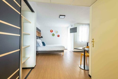 Хостел Le Hüb Grenoble в Гренобле