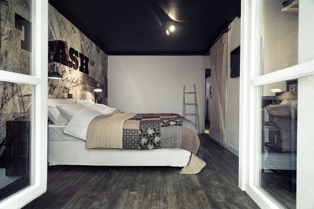 Фото Hotel Trash Deluxe