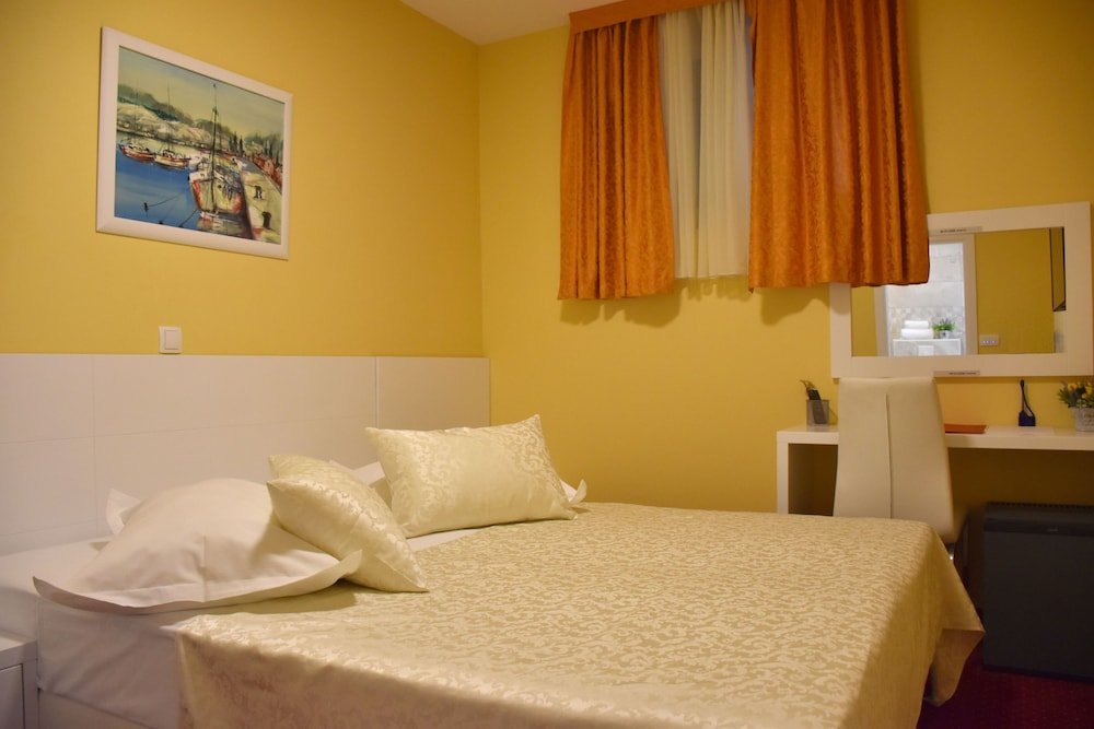 Фото Hostel Makarska