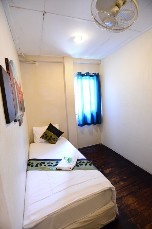 Фото Khaosan Green House Hotel