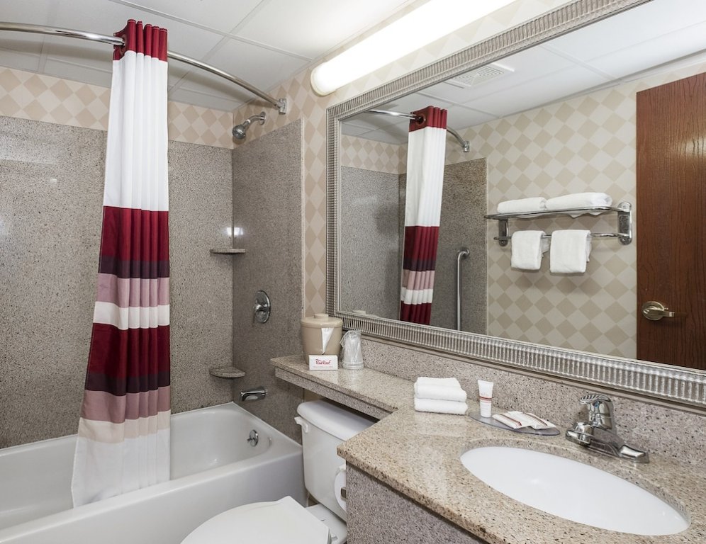 Фото Red Roof Inn Hartford - New Britain