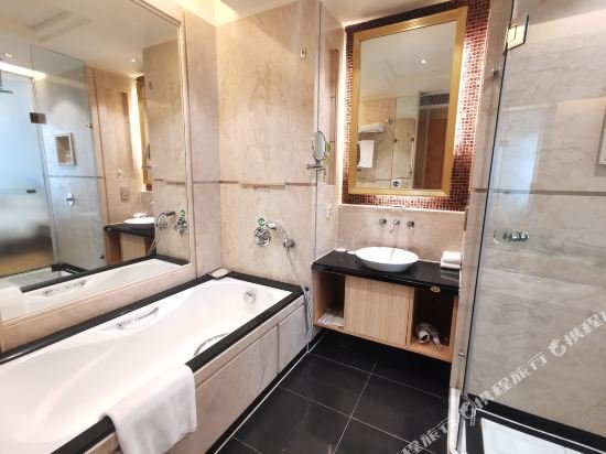 Фото Ramada Plaza Taian