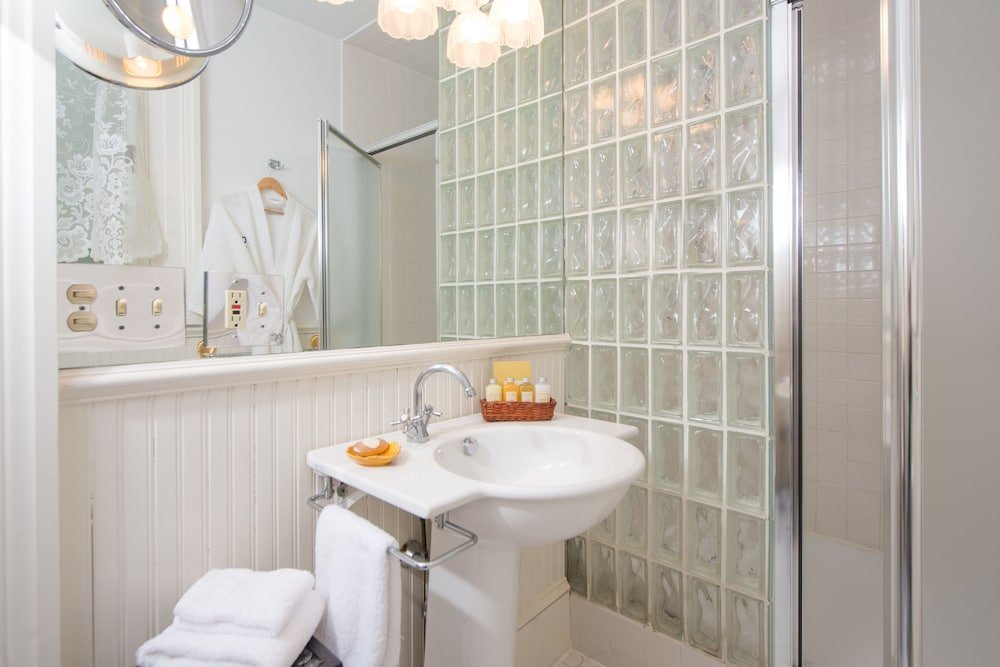 Фото Captain Farris House