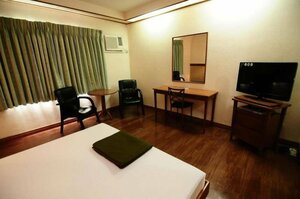 Neuhaus Inn (Bicol Region, Albay, Daraga, Magayon Drive), hotel