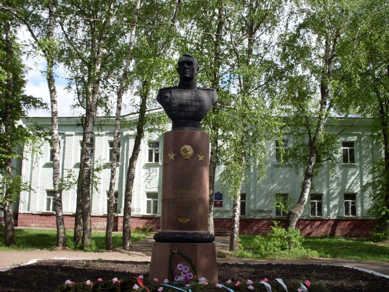 Monument, memorial Бюст дважды Героя Советского Союза В.А. Глазунова, Penza Oblast, photo
