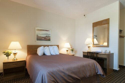 Гостиница Assiniboine Gordon Inn on the Park в Виннипеге