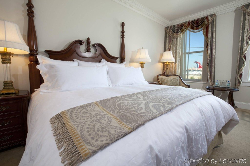 Фото Market Pavilion Hotel