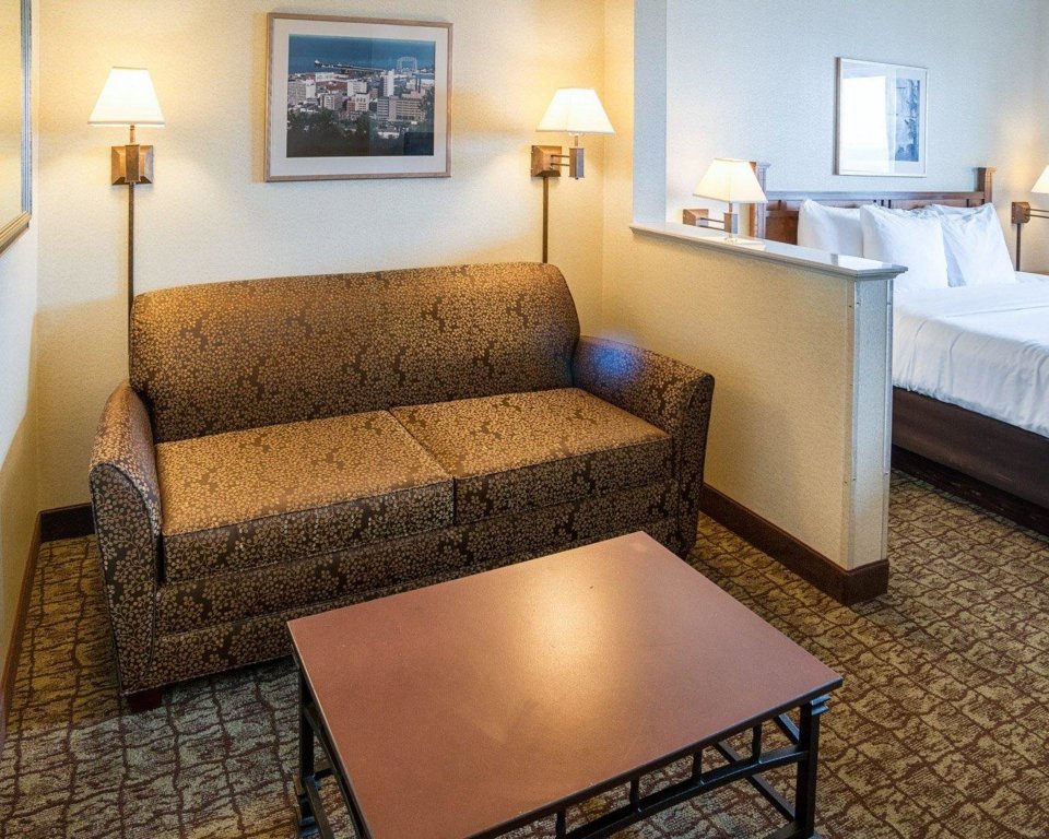 Фото Comfort Suites Canal Park