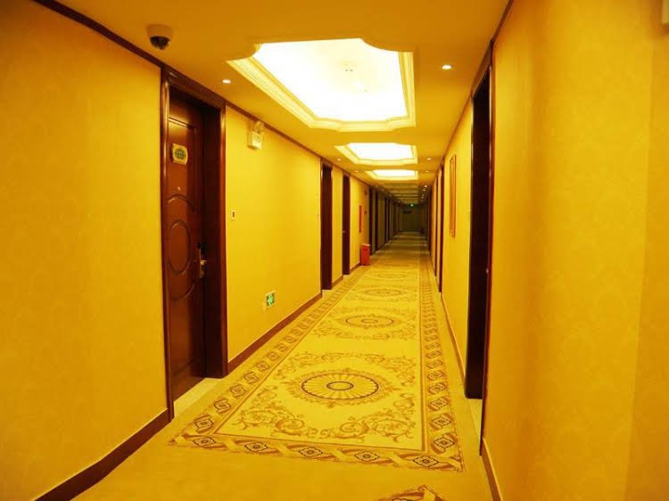 Фото Vienna Hotels Shenzhen Baoan Fuyong Qiaotou Branch