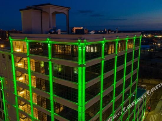 Фото Embassy Suites by Hilton Rockford Riverfront