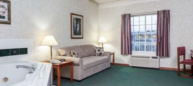 Фото Days Inn & Suites by Wyndham Lexington