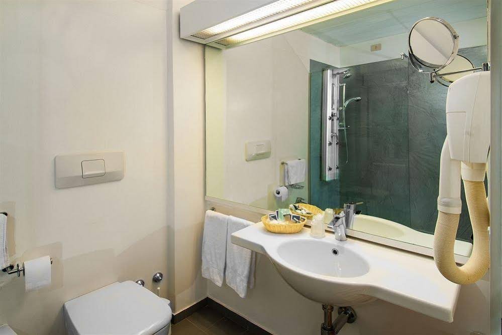 Фото Hotel Mediterraneo