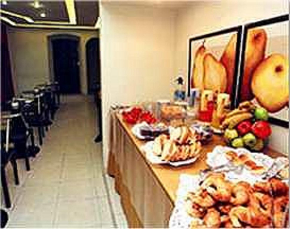 Фото Hotel Mediterraneo