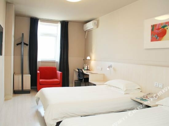 Hotel Jinjiang Inn, Changchun, photo