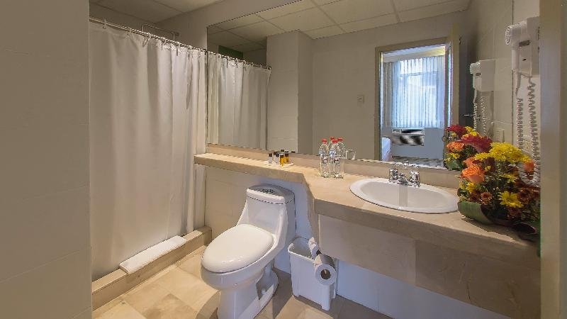 Фото Grand Hotel Guayaquil, Ascend Hotel Collection