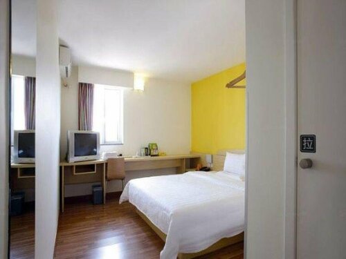 Гостиница 7 Days Inn Jinzhou Heishan Fushan Times Square Branch