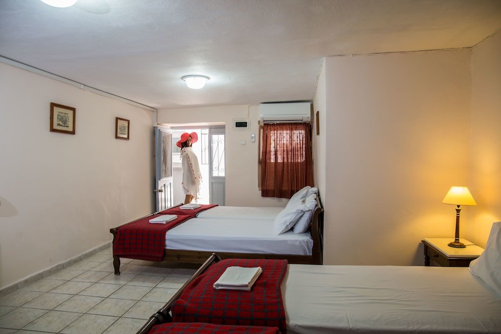 Фото Achilleas Pension