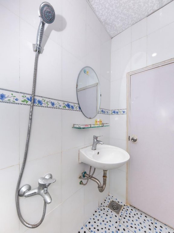 Фото Oyo 828 Hoa Giay Hotel