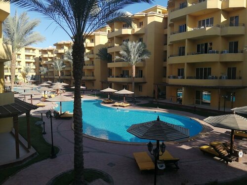 Гостиница Amazing Pool View 2 Bdr at British Resort в Хургаде