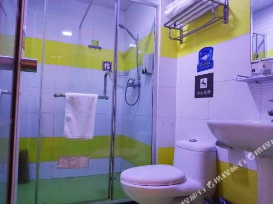 Фото 7 Days Inn Qingdao Zhongshan Park Bathing Beach Branch