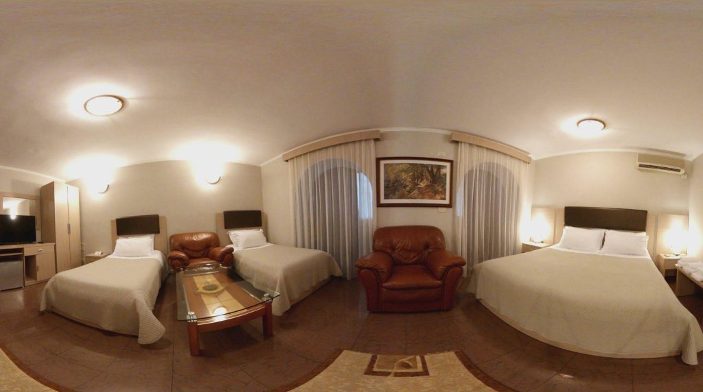 Фото Freddy's Hotel