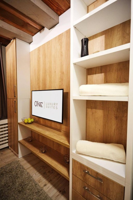 Фото One Luxury Suites