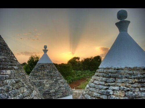 Внешний вид отеля Trulli Resort Monte Pasubio в Альберобелло, фото 5