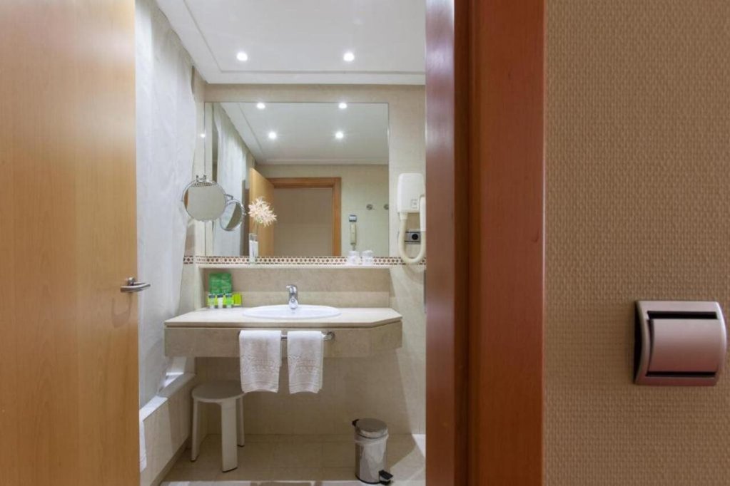 Фото Hotel Silken Luis de León