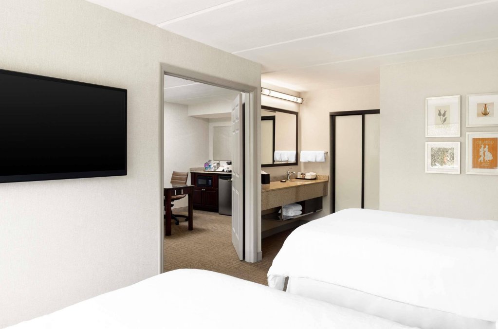 Фото Sheraton Suites Orlando Airport