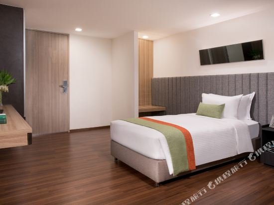 Фото Somerset Ekamai Bangkok