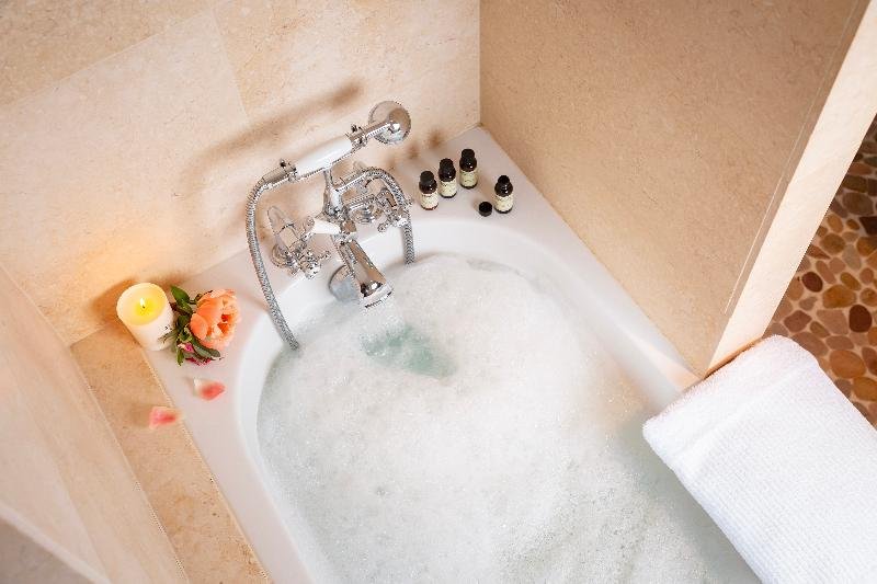 Фото Hôtel Cour du Corbeau Strasbourg