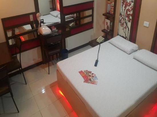 Фото Hotel Sogo Quezon Avenue