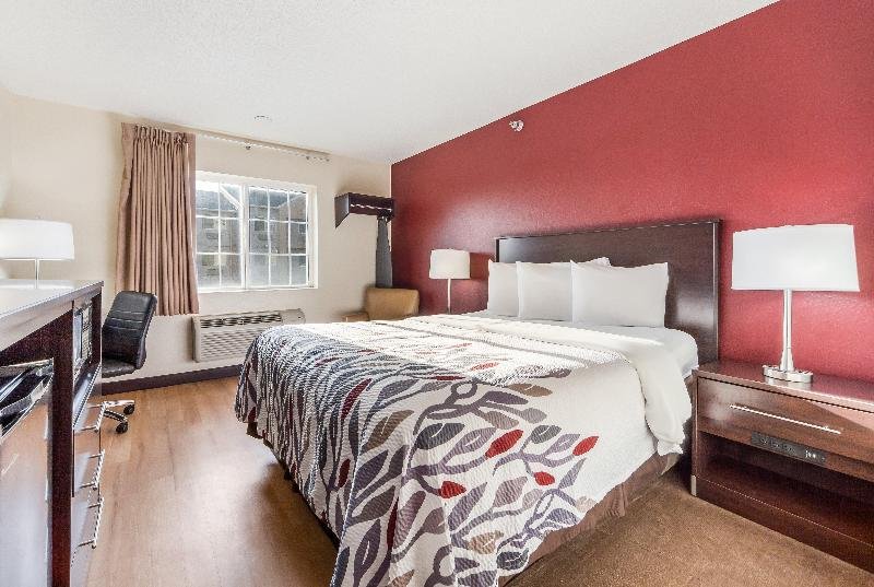 Фото Red Roof Inn & Suites Omaha - Council Bluffs