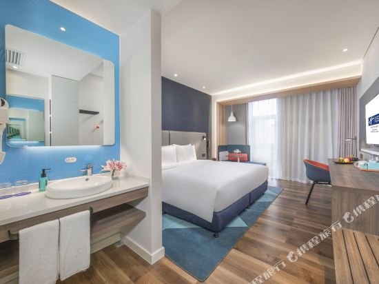 Фото Holiday Inn Express Shanghai Gubei