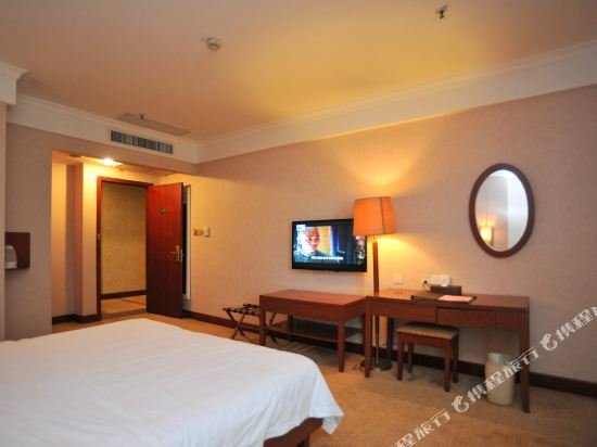 Фото GreenTree Inn Dongguan Houjie Business Hotel