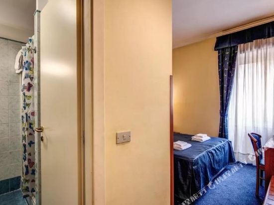 Фото Hotel Laura