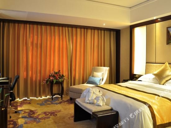 Фото Conifer Garden Hotel