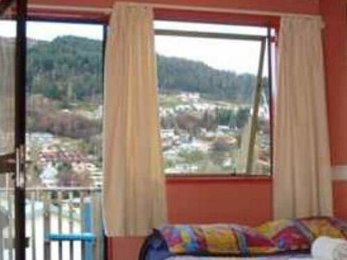 Гостиница Southern Laughter Backpackers в Куинстауне