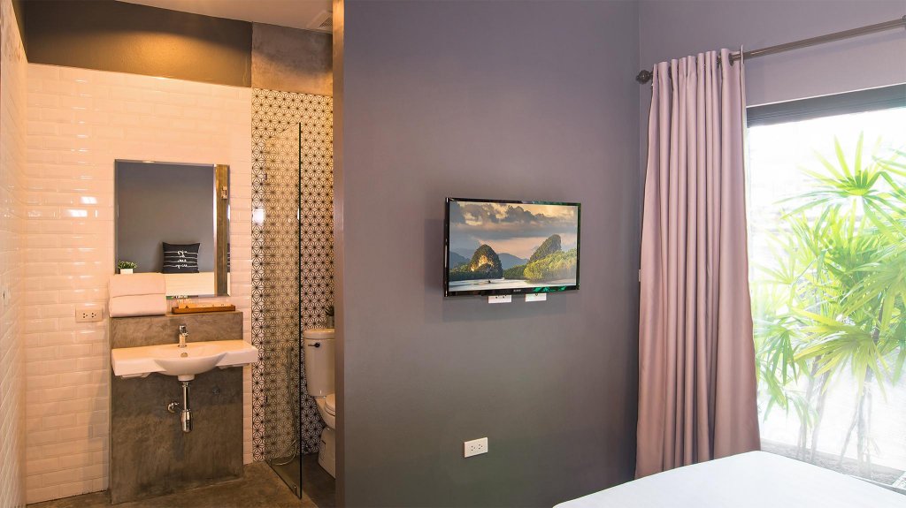 Фото Srisuksant Square