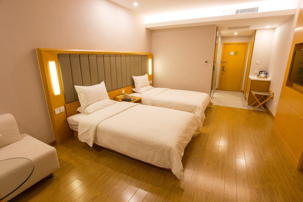 Фото Vatica Shanghai Jiading District Anting Metro Station Volkswagen Factory Hotel