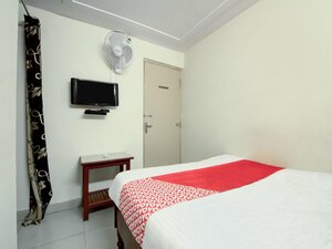 Гостиница Oyo 13321 Hotel Lakshmi Paradise